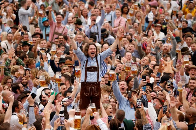Γερμανία: Το μεγαλύτερο φεστιβάλ μπύρας στον κόσμο Oktoberfest επέστρεψε