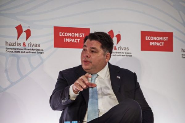 Συνέδριο Economist – Τσούνης: Αξιοποιήστε τις επιχειρηματικές δυνατότητες