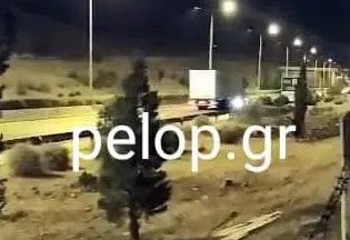 Βίντεο με κόντρες θανάτου στην Πάτρα: ΙΧ περνά ξυστά από νταλίκα