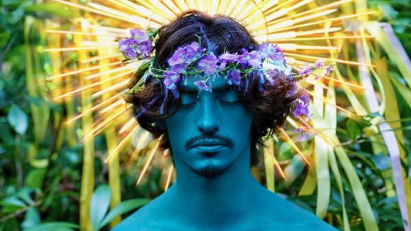 Στη στιλπνή φαντασία του Ντέιβιντ ΛαΣαπέλ: «Αν θες αληθοφάνεια πάρε λεωφορείο»