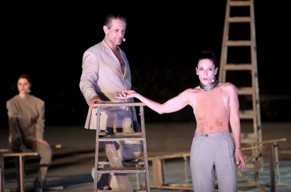 «Μήδεια»: 10 λόγοι για να δείτε την τραγωδία του Ευριπίδη με την Αθηνά Μαξίμου