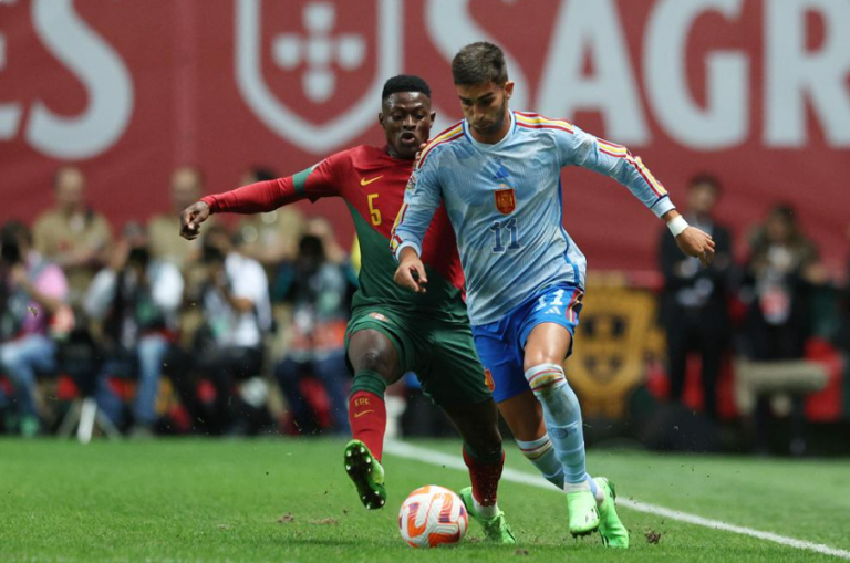 Πήρε το ντέρμπι της Ιβηρικής και την πρωτιά η Ισπανία – «Βαριά» ήττα και υποβιβασμός για Κύπρο