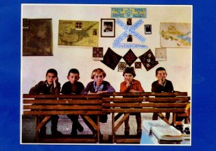 Το σχολείο στα χρόνια της ποδιάς και του κουρέματος με την ψιλή