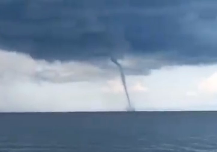 Χαλκιδική: Υδροστρόβιλος «χτύπησε» το Άγιο Όρος