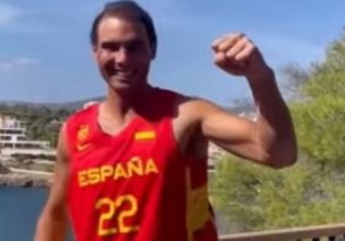 Ο Ράφα Ναδάλ εμφανίστηκε με φανέλα της Ισπανίας πριν τον τελικό με τη Γαλλία (vid)