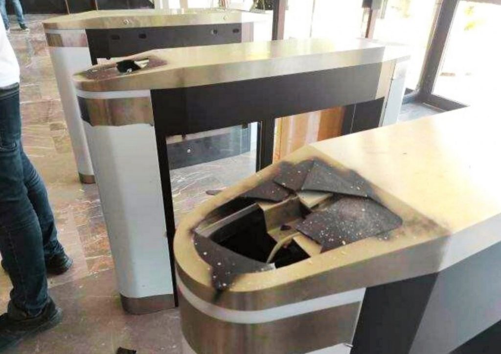 Editorial Ta Nea: Without fear