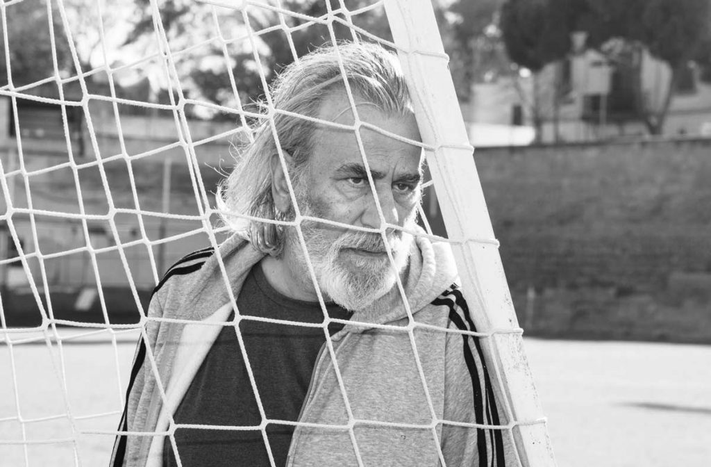 «Τσιτάχ. Η ερημιά του τερματοφύλακα», ο μονολόγος του Γιώργου Νινιού στο θέατρο Σταθμός