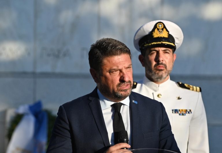 Μήνυμα Χαρδαλιά: «Αδιαπραγμάτευτη η αμυντική θωράκιση» – Επίσκεψη σε νησιά του Αιγαίου