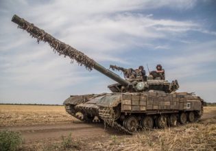 Μυστικές υπηρεσίες ΗΠΑ: Η Ρωσία αγοράζει πυρομαχικά από τη Βόρεια Κορέα