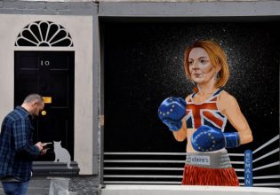 Λιζ Τρας, ένας «χαμαιλέοντας» σε διαρκές «πολιτικό ταξίδι»