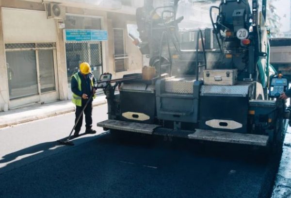 Γαλάτσι: Αντικαθίσταται το σύνολο του οδοστρώματος με νέα άσφαλτο