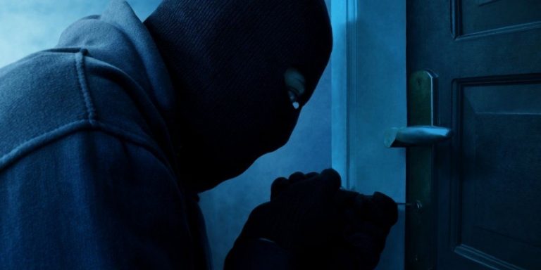 «Φιλότιμος» κλέφτης επέστρεψε 8.000 ευρώ μετά από κλοπή χρηματοκιβωτίου