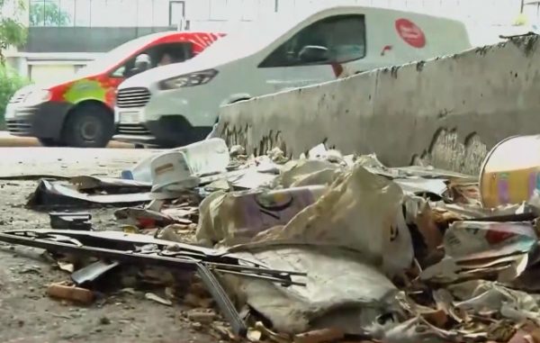 Προσοχή: Απατεώνες στήνουν καρτέρι στην Πέτρου Ράλλη – Το κόλπο με τους υαλοκαθαριστήρες