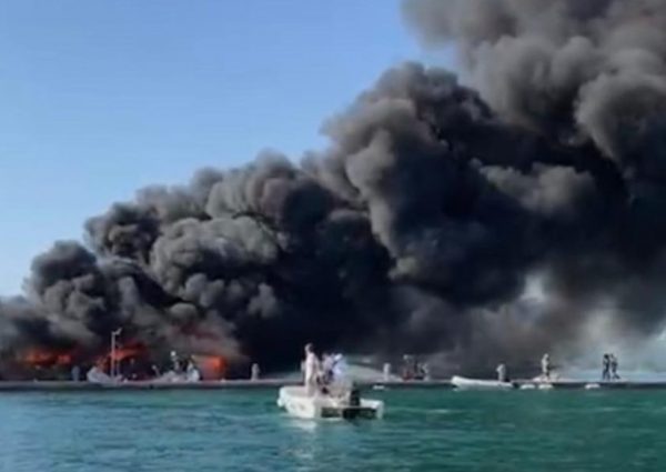 Κέρκυρα: Καίγονται τέσσερα σκάφη στη Μαρίνα Γουβιών – Μεγάλη επιχείρηση της Πυροσβεστικής