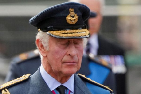 Βασιλιάς Κάρολος: Μπάτλερ της βασίλισσας Ελισάβετ αποκαλύπτει τις παράλογες απαιτήσεις του