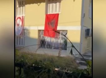 Παπάγου: Υψωσε αλβανική και σημαία του ψευδοκράτους στα παράθυρα