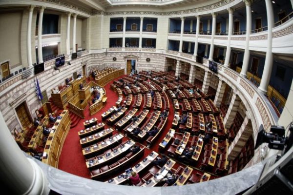 Βουλή: Με τις ψήφους της κυβερνητικής πλειοψηφίας κυρώθηκε η συμφωνία επιστροφής των αρχαιοτήτων του Κυκλαδικού Πολιτισμού