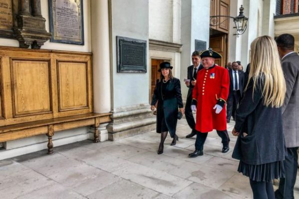 Βασίλισσα Ελισάβετ: Στην κηδεία της η Κατερίνα Σακελλαροπούλου