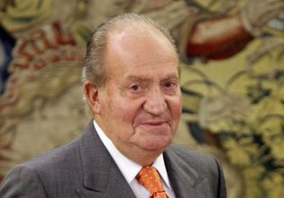 Χουάν Κάρλος: Θα παραστεί στην κηδεία της Ελισάβετ αν και εκκρεμεί σε βάρος του δικαστική δίωξη στη Βρετανία