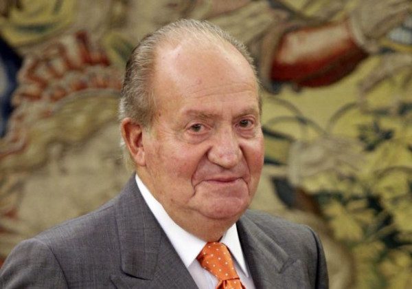 Χουάν Κάρλος: Θα παραστεί στην κηδεία της Ελισάβετ αν και εκκρεμεί σε βάρος του δικαστική δίωξη στη Βρετανία