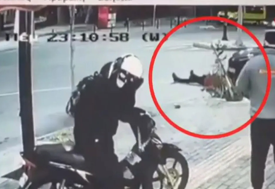 Βίντεο ντοκουμέντο από τροχαίο αστυνομικού - «Καρφώθηκε» σε ΙΧ και εκσφενδονίστηκε στα 10 μέτρα