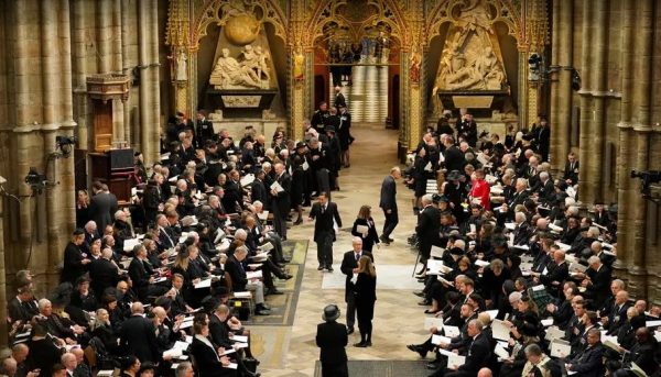 Βασίλισσα Ελισάβετ: Φωτογραφίες και βίντεο από το Αββαείο του Ουεστμίνστερ