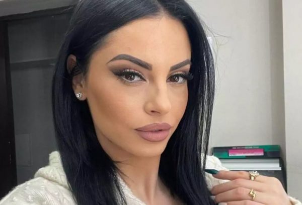 Δήμητρα Αλεξανδράκη: Έξω φρενών με τις φήμες για αυτοκτονία – «Έρχονται μηνύσεις – Δε θα σας αφήσω σε χλωρό κλαρί»