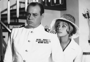 Λάμπρος Κωνσταντάρας: Στη δημοσιότητα φωτογραφία από τα γυρίσματα της ταινίας «Η Αλίκη στο Ναυτικό»