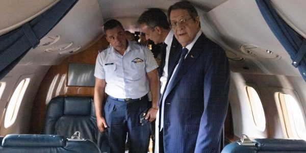 Ελληνική δωρεά στην Κυπριακή Δημοκρατία: «Εάν πέσει αυτό το αεροσκάφος, ίσως σωθεί η Κύπρος»