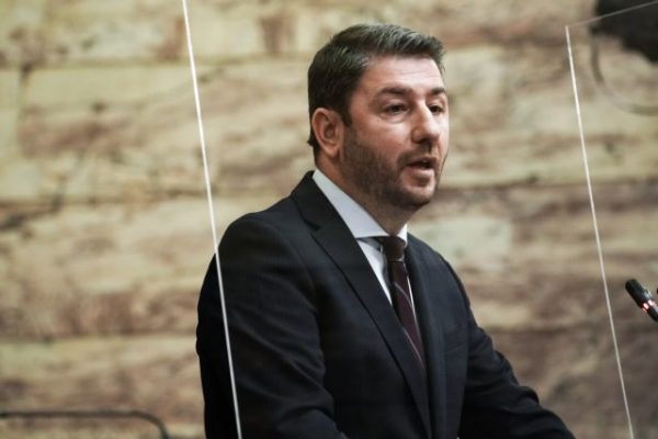 Ανδρουλάκης: Παρακρατικοί λειτουργούν μαζί με την ΕΥΠ – Γιατί με παρακολουθούσαν;