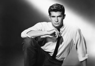 Άντονι Πέρκινς: Τα παιδικά τραύματα, το «Ψυχώ», το AIDS και η «θεραπεία ανδρισμού»