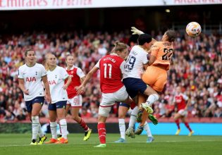 Γράφτηκε ιστορία στο γυναικείο ποδόσφαιρο: Ρεκόρ προσέλευσης στο Άρσεναλ – Τότεναμ (pics)
