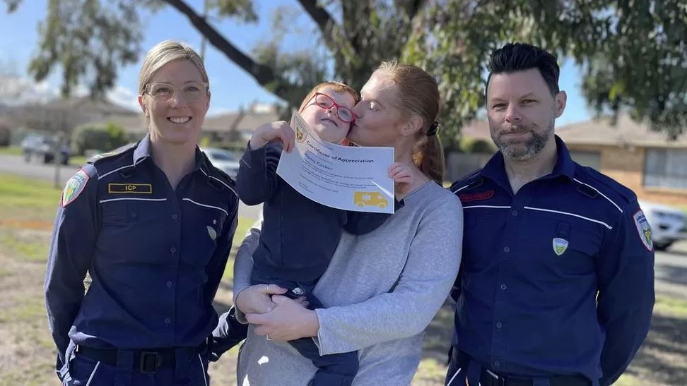 Αυστραλία: 4χρονος κάλεσε το ασθενοφόρο και έσωσε τη ζωή της μητέρας του