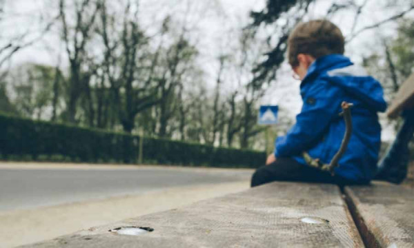 Λαμία: 5χρονο παιδί το έσκασε από το Νηπιαγωγείο – Το βρήκαν περαστικοί