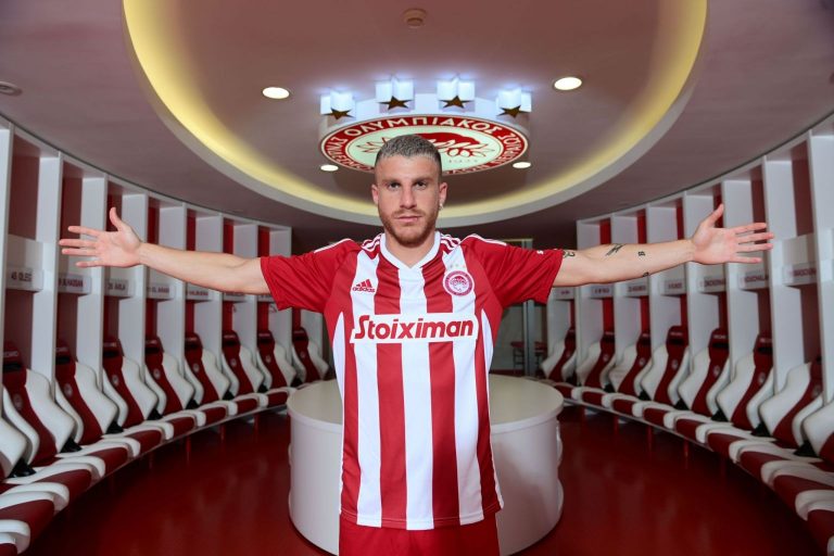 Οι πρώτες φωτογραφίες του Μπιέλ με την ερυθρόλευκη φανέλα