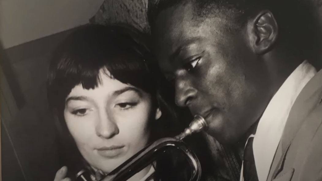 Μάιλς Ντέιβις και Ζυλιέτ Γκρεκό: Ένας έρωτας που καταστράφηκε από τον ρατσισμό