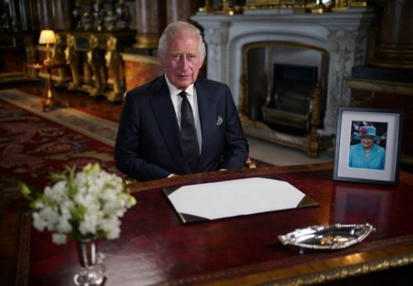 Βασίλισσα Ελισάβετ: Νέο κεφάλαιο στη Βρετανία - Η διαδικασία για να γίνει και επίσημα βασιλιάς ο Κάρολος