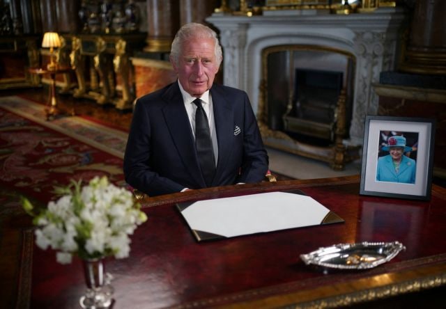 Βασιλιάς Κάρολος: «Οφείλω στη μητέρα μου ένα τεράστιο χρέος» - Η αναφορά στην Καμίλα και τους γιους του
