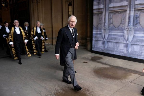 Βασιλιάς Κάρολος: Η πρώτη του ομιλία στους Βρετανούς βουλευτές – «Νιώθω το βάρος της Ιστορίας»
