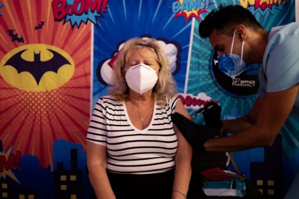 Κοροναϊός: 24% πτώση στους θανάτους από Covid-19 παγκοσμίως