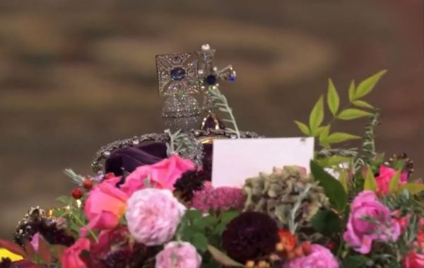 Η «βασιλική» αράχνη έκλεψε τις εντυπώσεις στην τελετή ταφής της Ελισάβετ