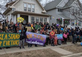 Της έκαναν έξωση από το σπίτι που έμενε 20 χρόνια. Οι γείτονές της το αγόρασαν γι’ αυτήν