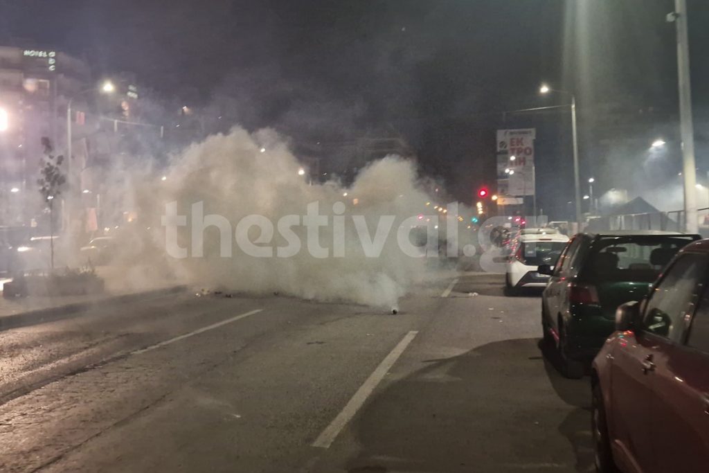 ΑΠΘ: Επεισόδια και χημικά ενώ γινόταν συναυλία – «Κάποιοι κόντεψαν να λιποθυμήσουν»