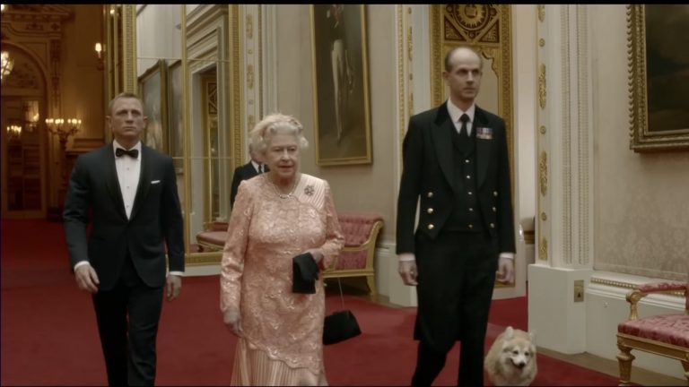 Βασίλισσα Ελισάβετ: Όταν έγινε το «κορίτσι» του Τζέιμς Μποντ – Το συγκινητικό «αντίο» του Ντάνιελ Κρεγκ