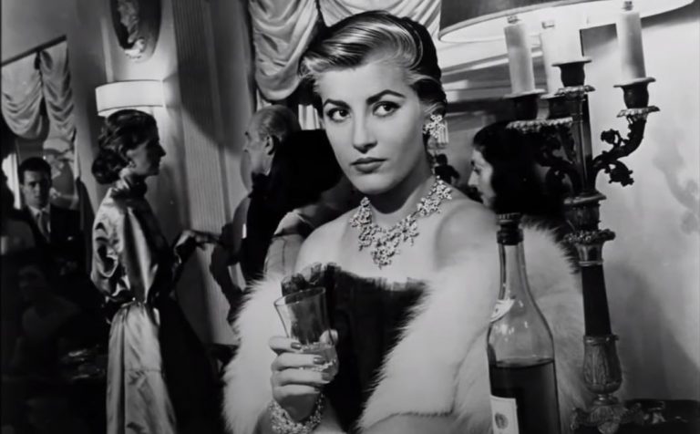 Ειρήνη Παπά: Από το Μπρόντγουεϊ στο Χόλιγουντ και πάλι πίσω – «Μάτια που σιγοκαίνε»