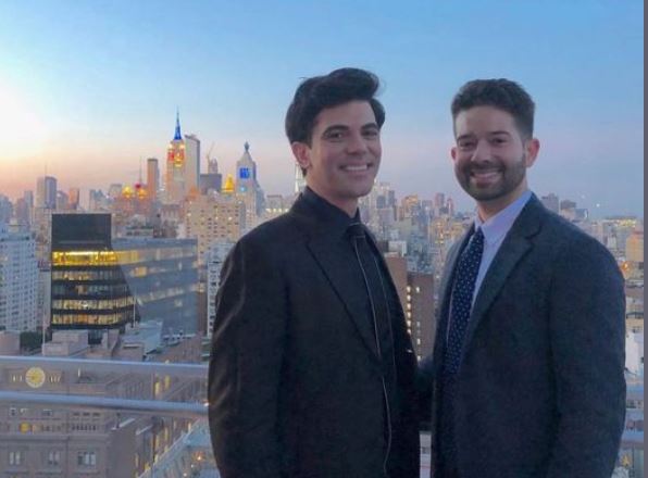 Θάνος Δημάδης: Χώρισε με τον σύζυγό του ο δημοσιογράφος μετά από 8 χρόνια γάμου