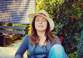 Δήμητρα Παπαδοπούλου: Ανέβασε φωτογραφία με μαγιό και ρετούς που… «βγάζει μάτι»