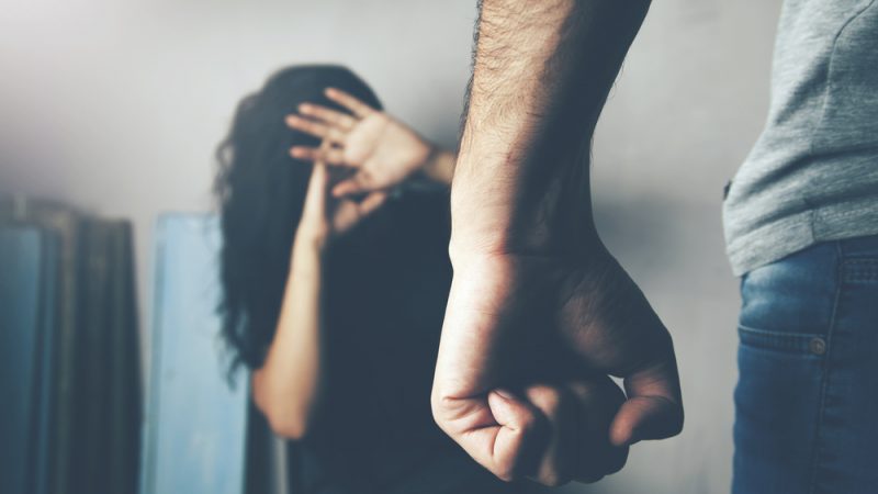 Ενδοοικογενειακή βία: Νέα υπόθεση συστηματικής κακοποίησης 29χρονης από τον πρώην σύντροφό της
