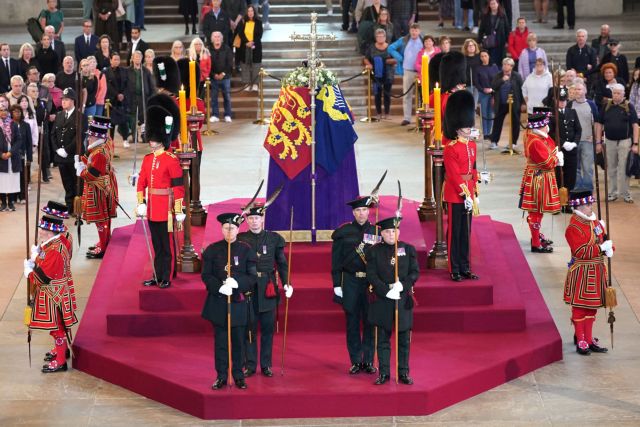 Βασίλισσα Ελισάβετ: Στις 13:00 το μεσημέρι της Δευτέρας η κηδεία της – Όλες οι λεπτομέρειες