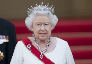 Βασίλισσα Ελισάβετ: Το BBC διέκοψε το πρόγραμμά του για να ανακοινώσει την είδηση για την υγεία της